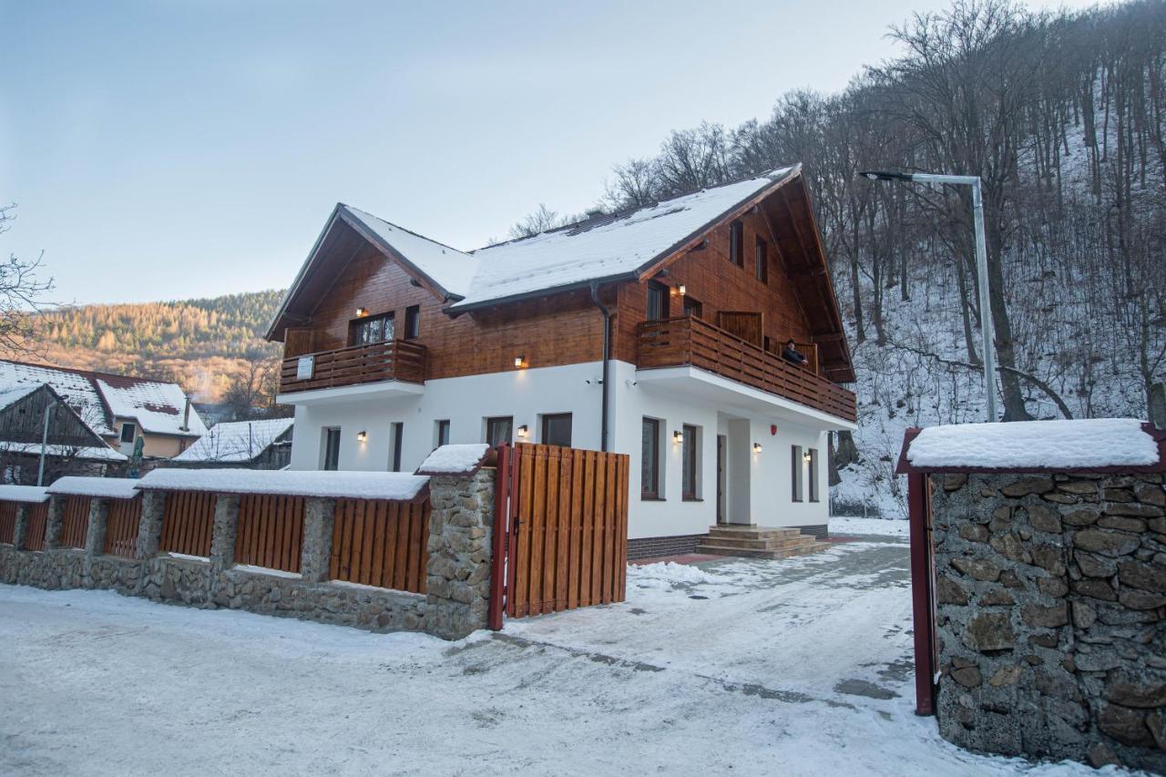Hotel Livada Amely Gales Exteriér fotografie
