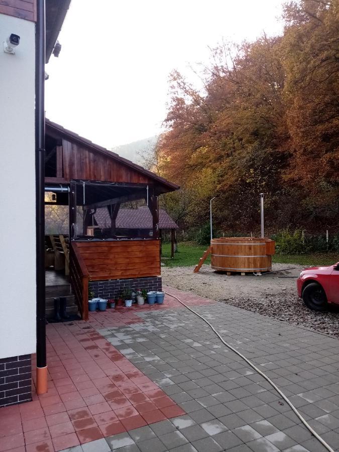 Hotel Livada Amely Gales Exteriér fotografie